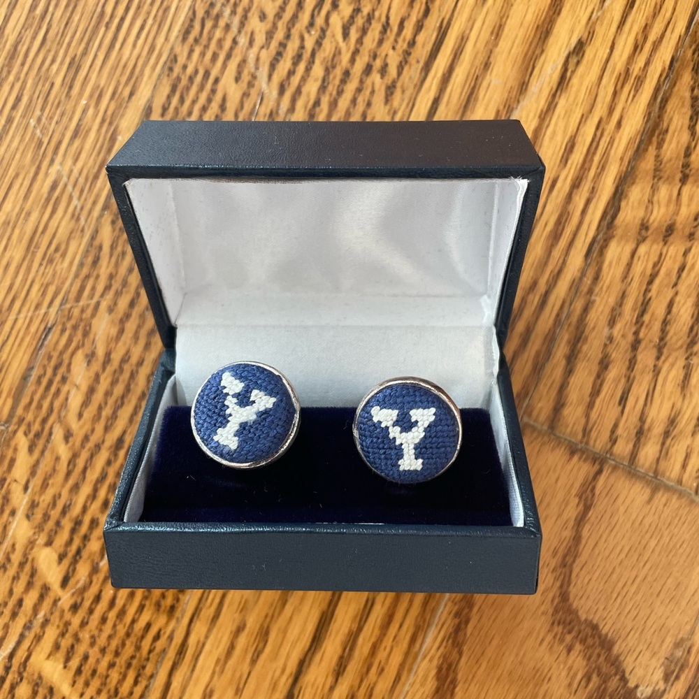 NWOT Smathers & Branson Yale Collegiate Yale Needlepoint Cufflinks